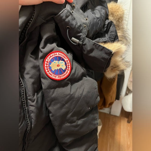 Black Canada goose size XS - Picture 6 of 6